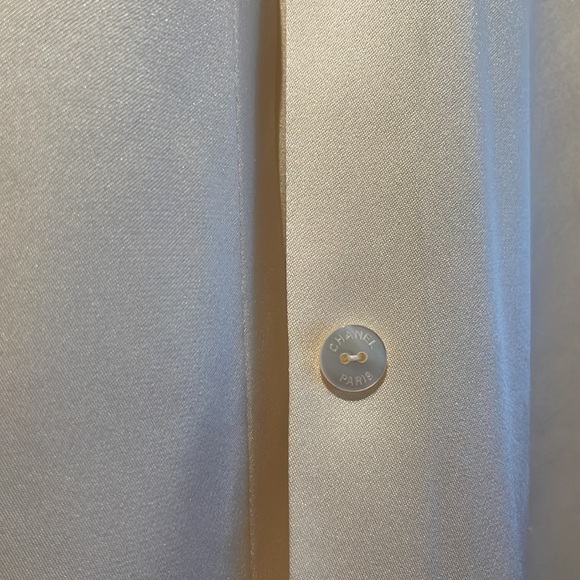 Stunning Chanel Metier D’Art 2018 silk blouse - Picture 4 of 12